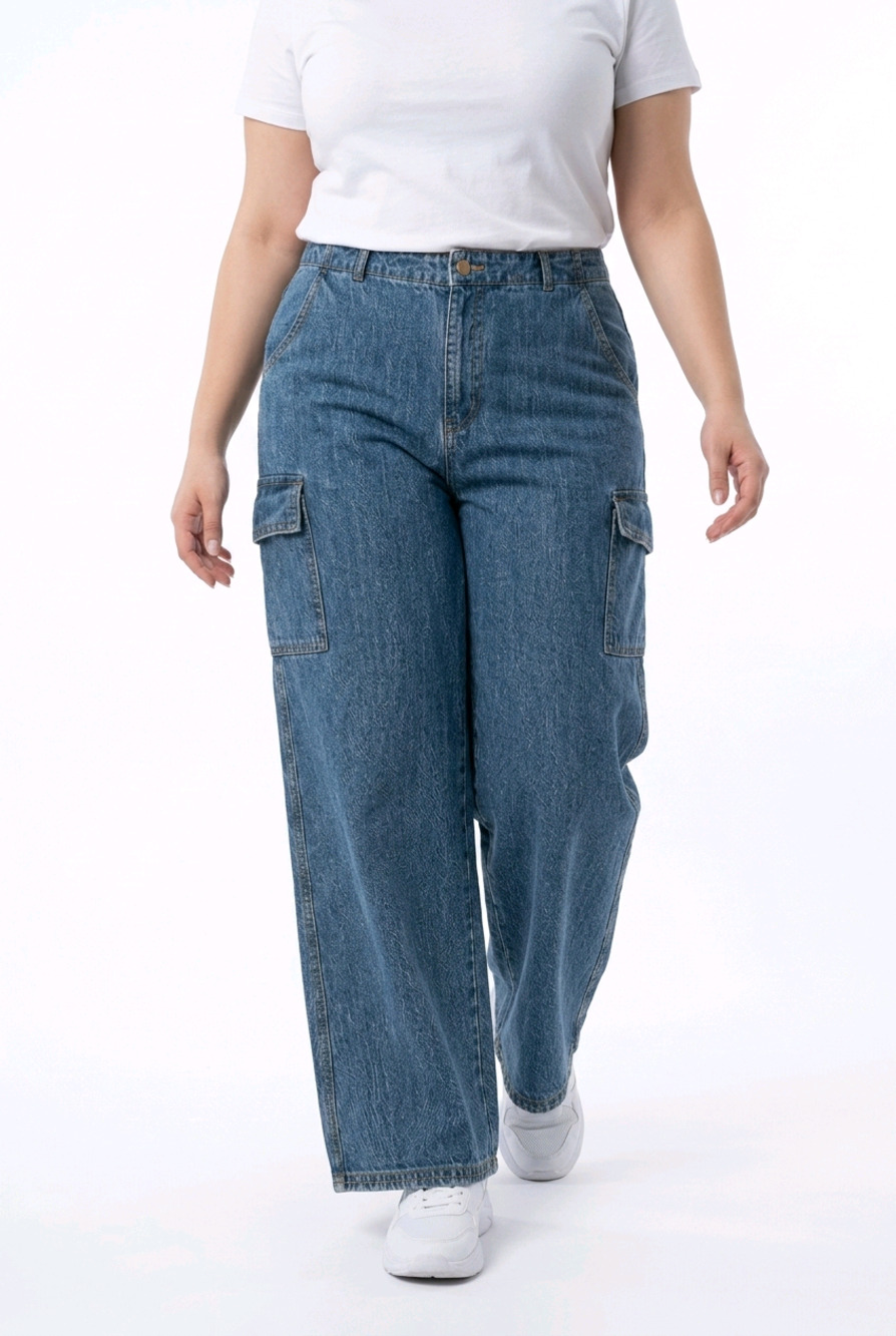 NWT Universal Thread Women's Boy Friend Cargo Jeans size 17R
